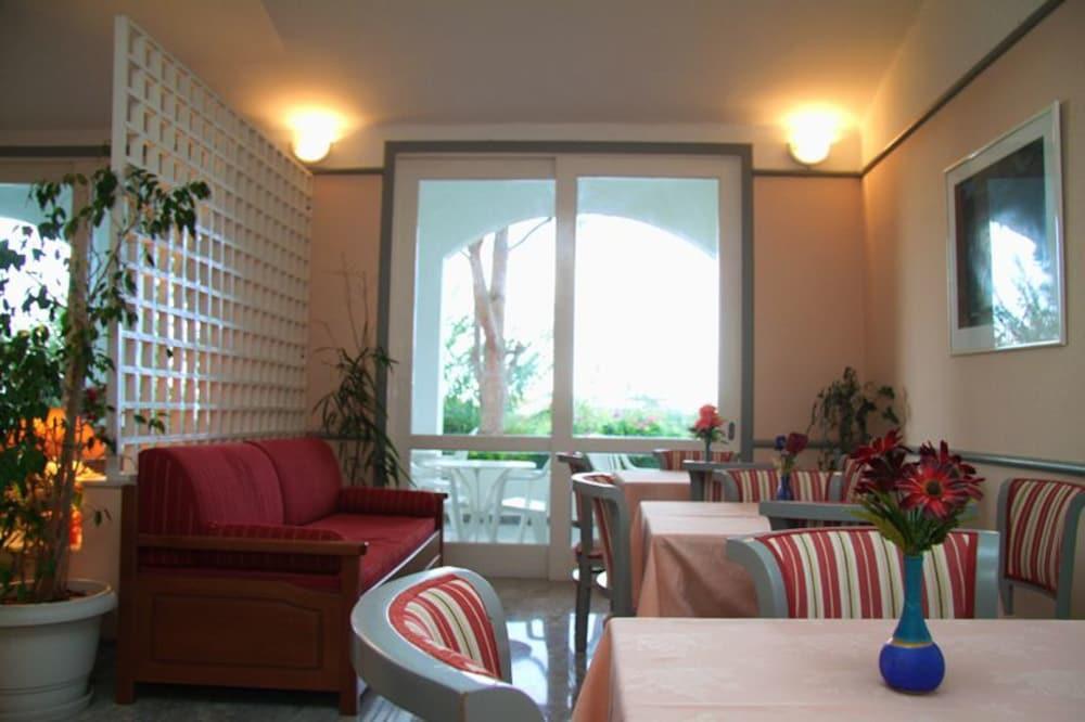 Mantenia Hotel Platanes  Exterior foto